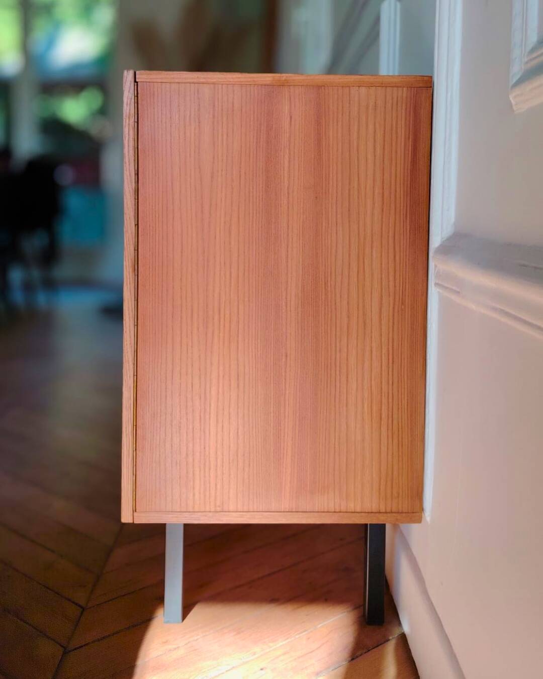 Renovated vintage modernist enfilade, 1950s-60s.