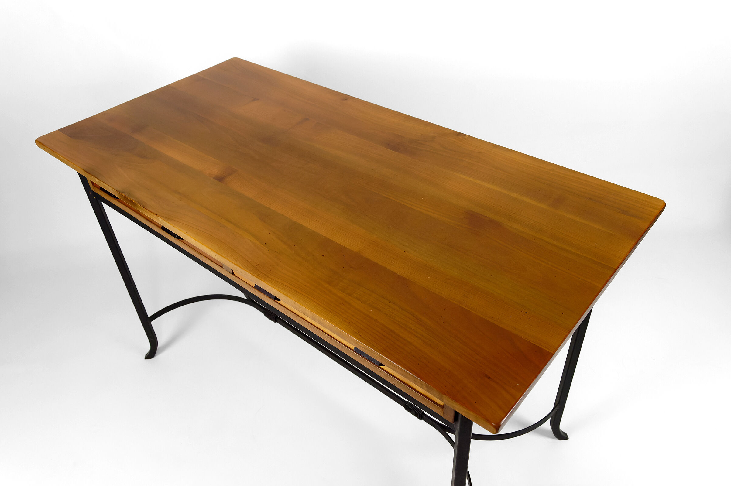 Bureau moderniste en merisier et fer forgé, circa 1980