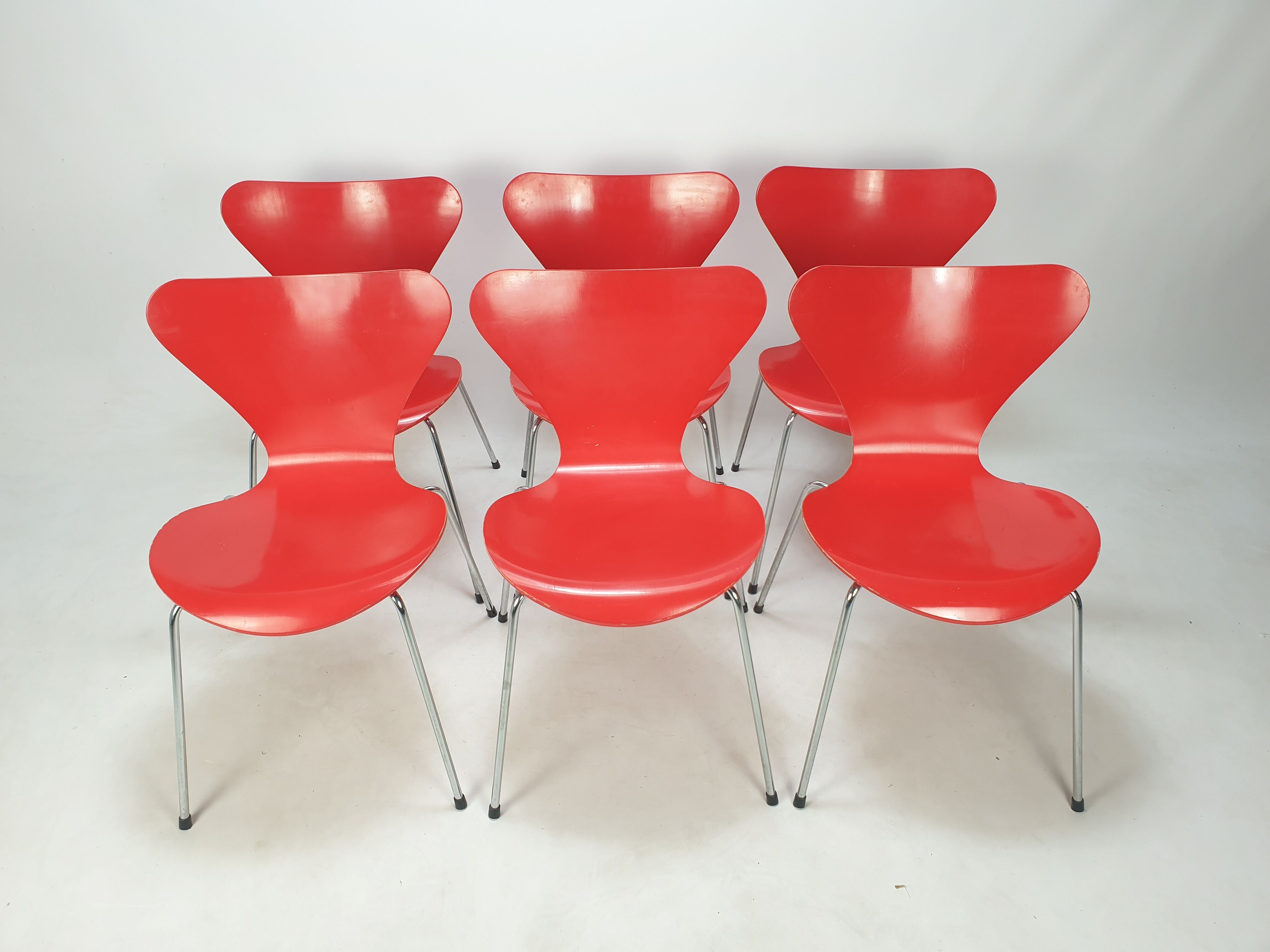 Set of 6 chairs "model 7" Arne Jacobsen for Fritz Hansen, Denmark, 1991