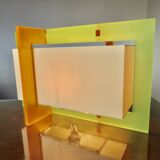 Grande lampe à poser Américaine en altuglas bicolore, 1980