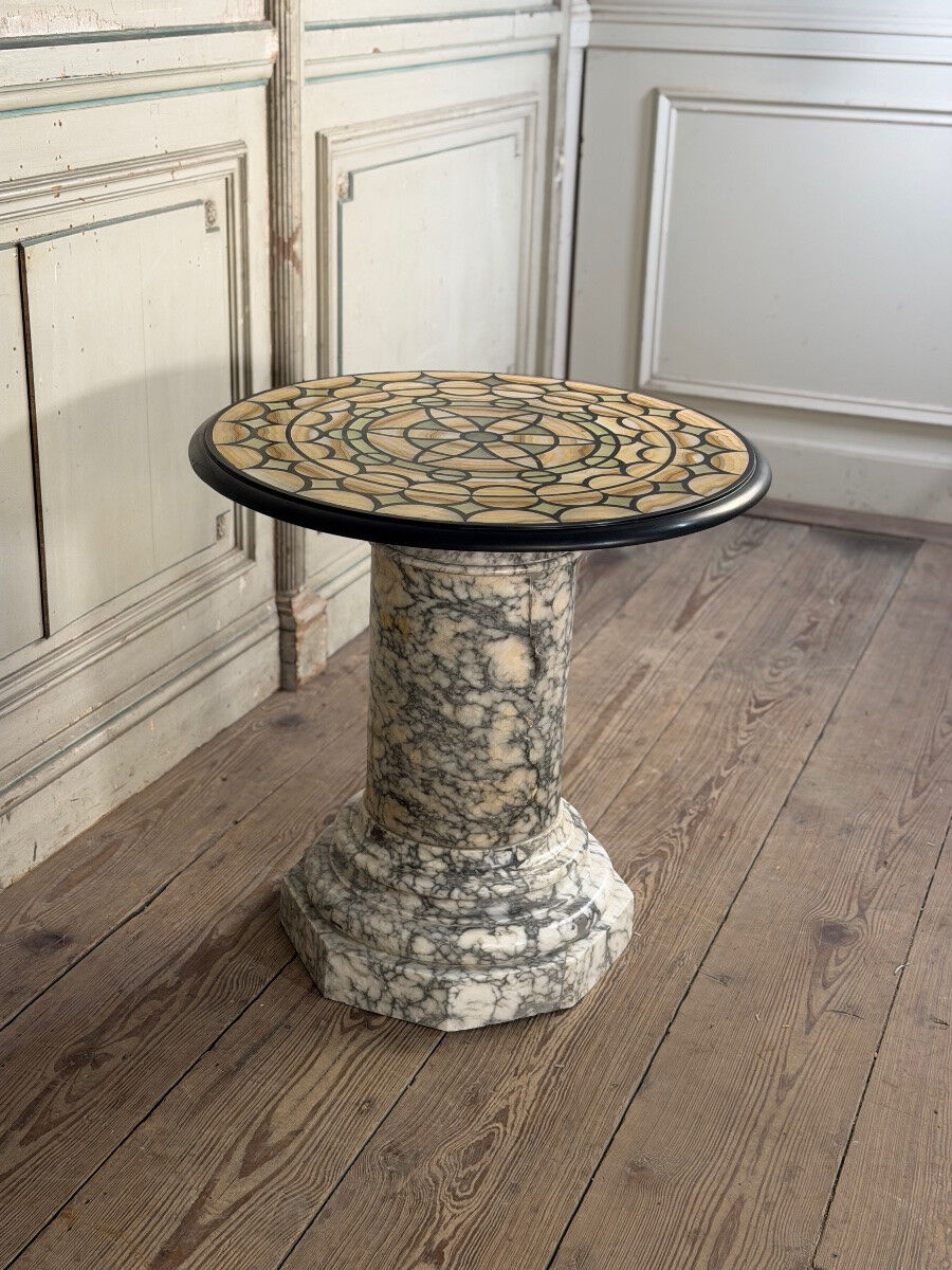Marbre, albâtre et onyx, table d’appoint vers 1900