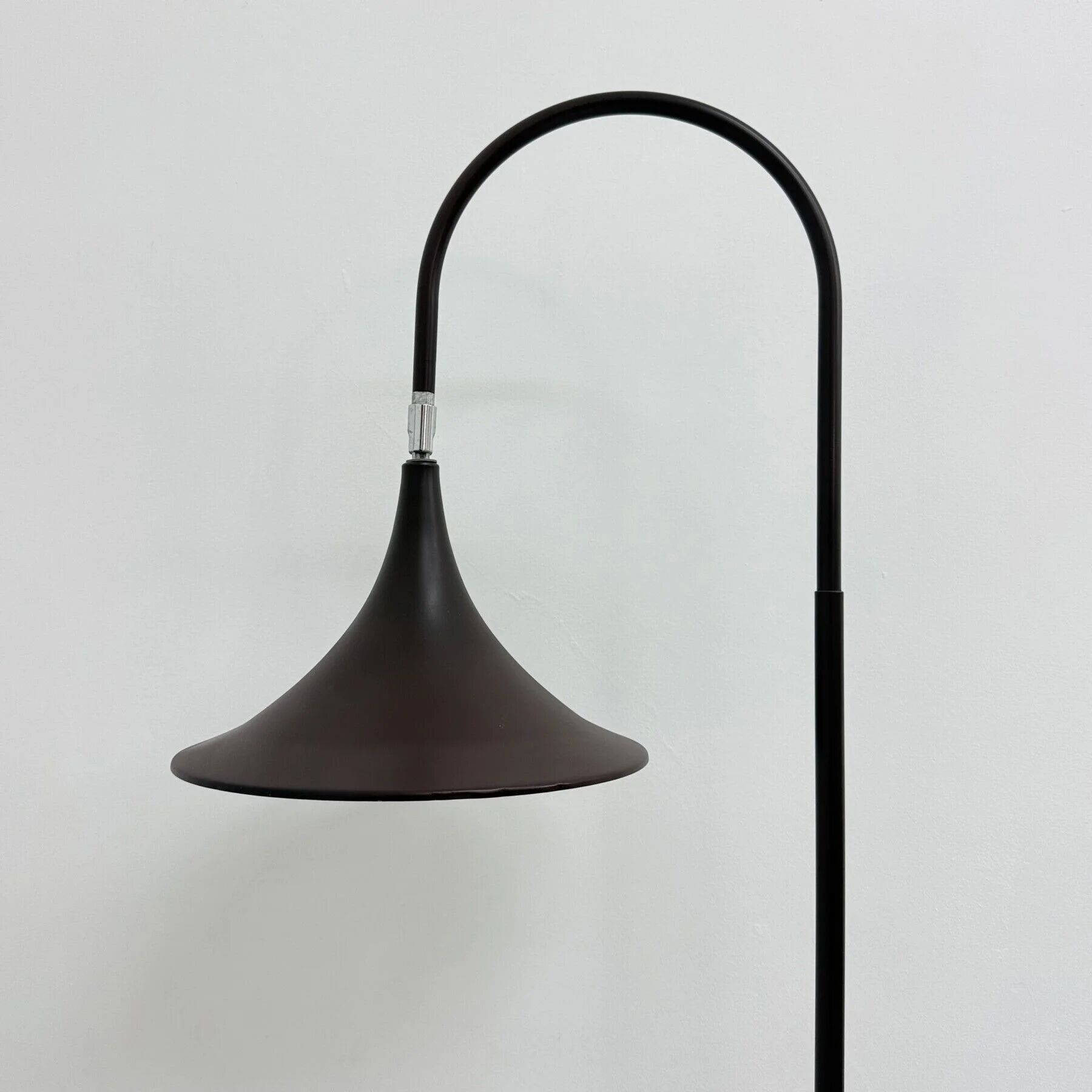 Hala Zeist Trumpet brown minimalist floor lamp, 1970s Dutch design