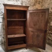 Armoire à linge, bonnetière ancienne en merisier français