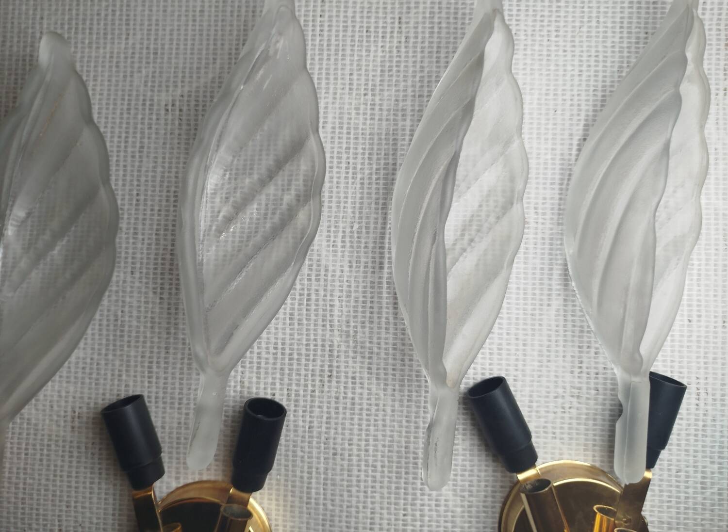 Pair of wall sconces with Italian leaf design in Barovier Murano style.