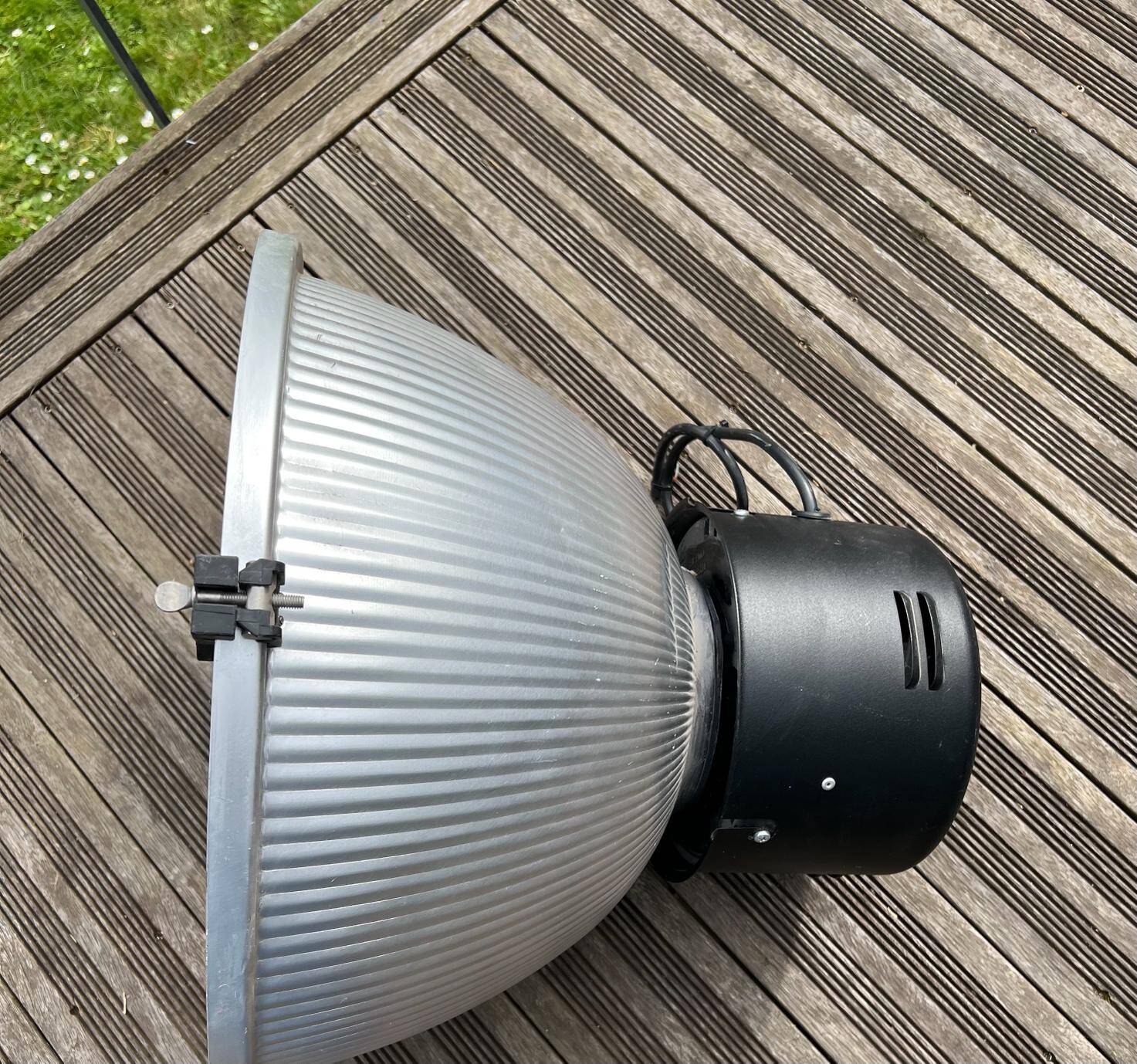 Industrial aluminum pendant light