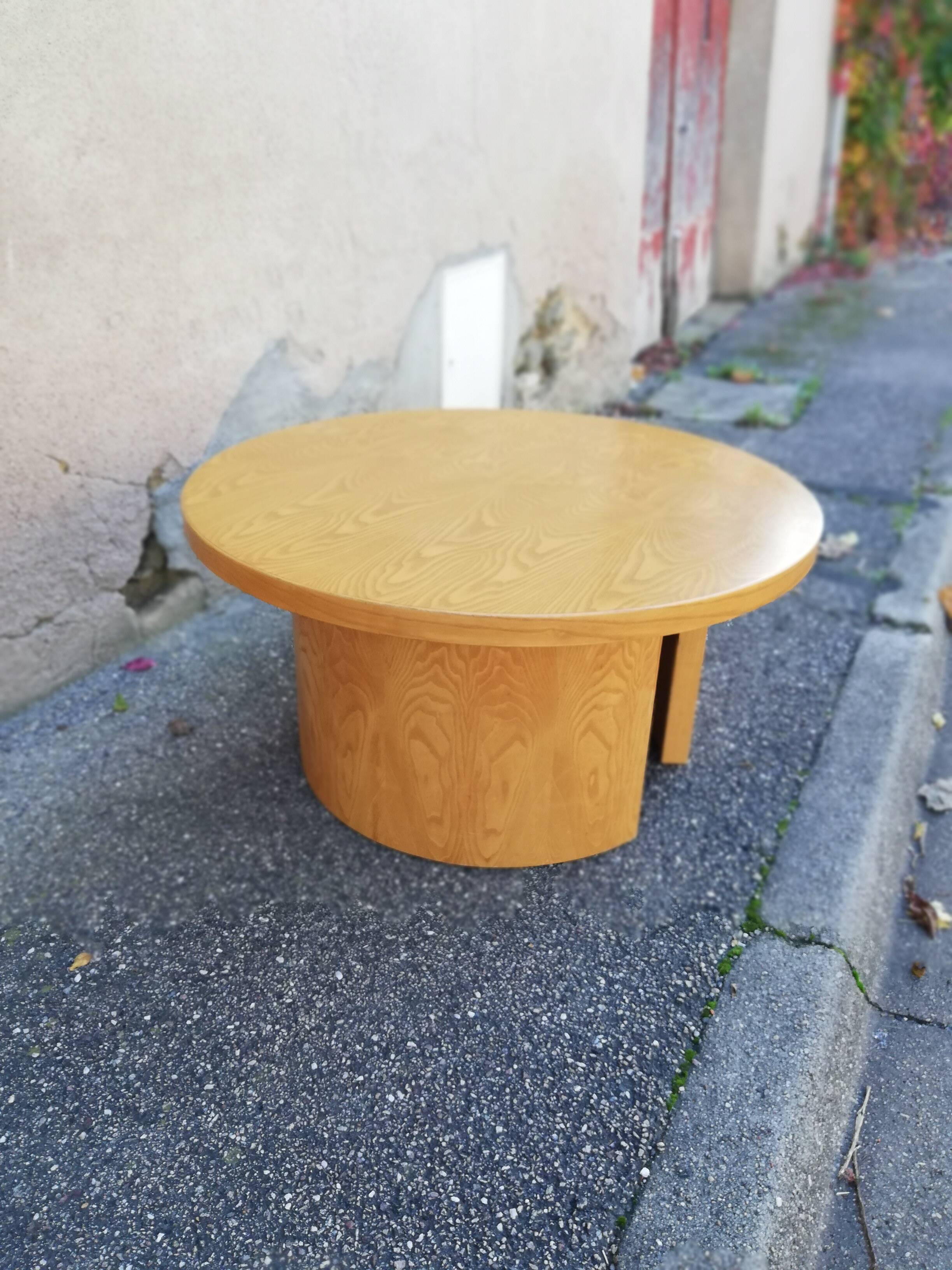 Vintage coffee table round light wood