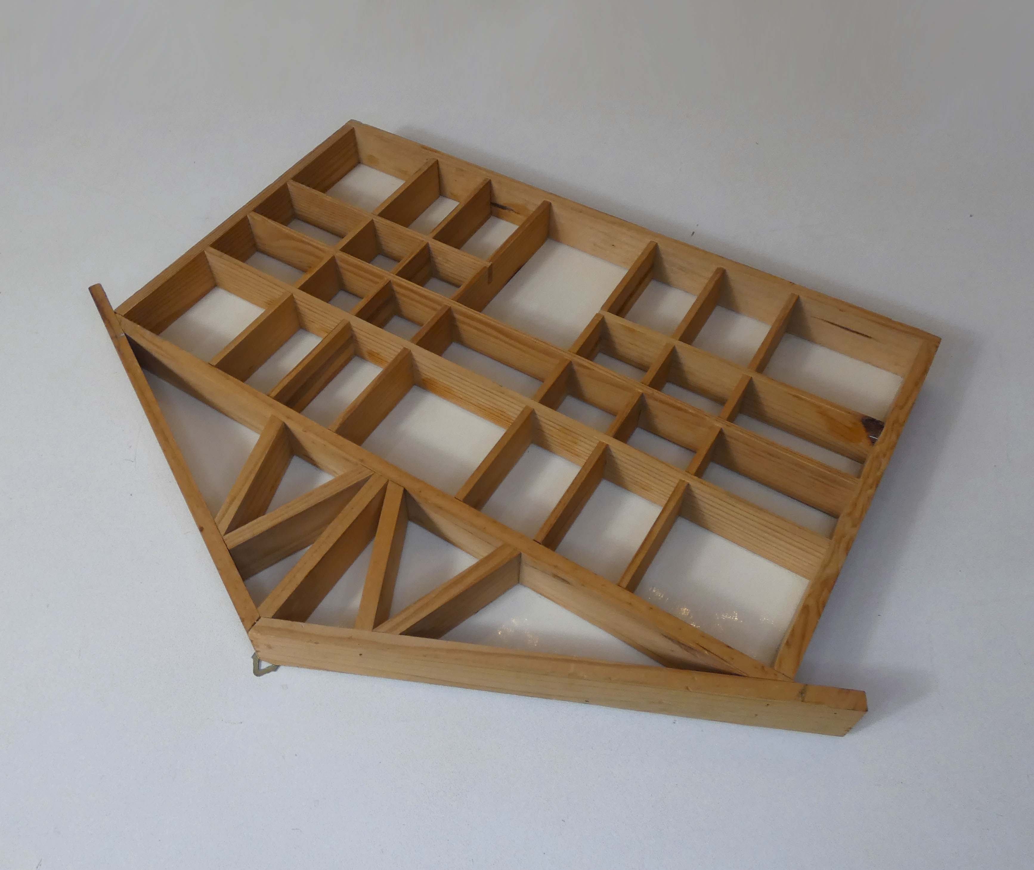 shelf Vintage trinket house