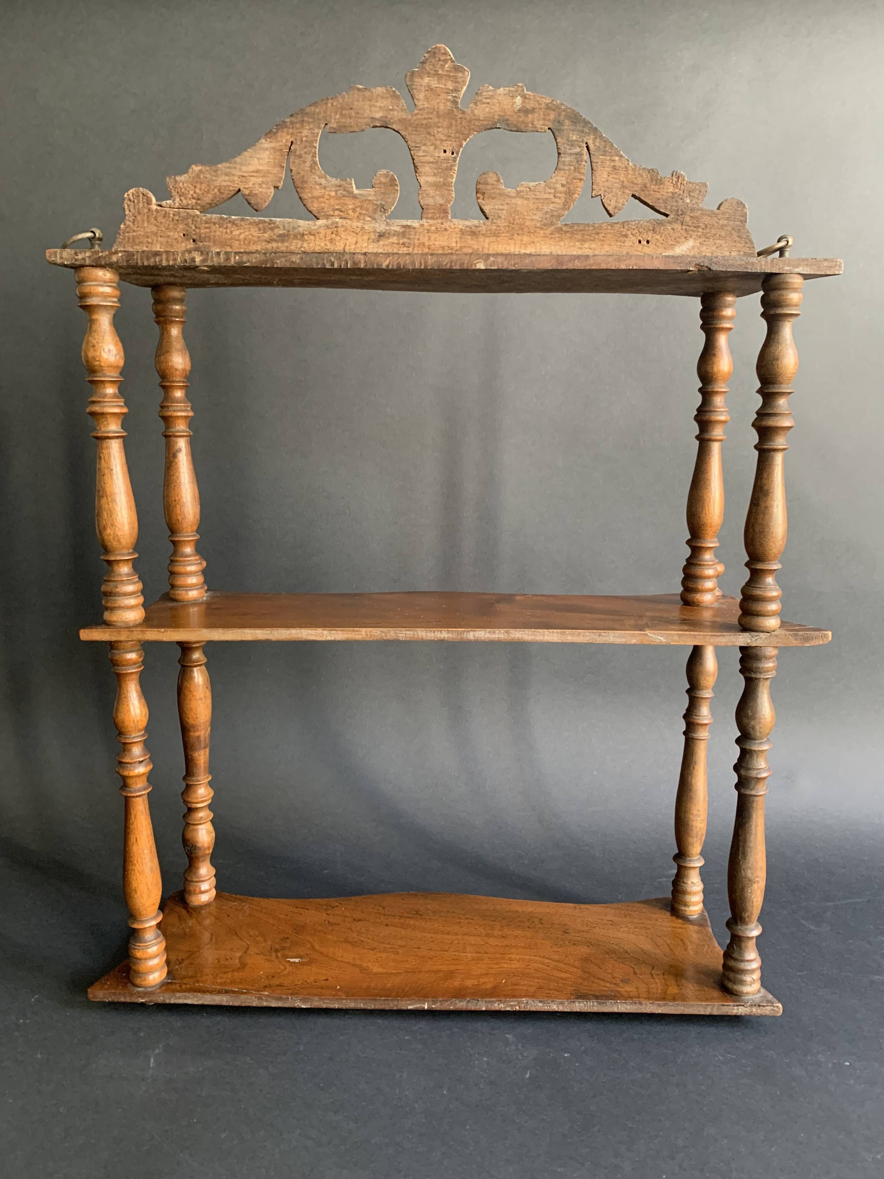 Wall shelf with pediment, in turned Napoleon III wood