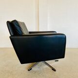 Vintage Danish swivel chair in black leather by Georg Thams