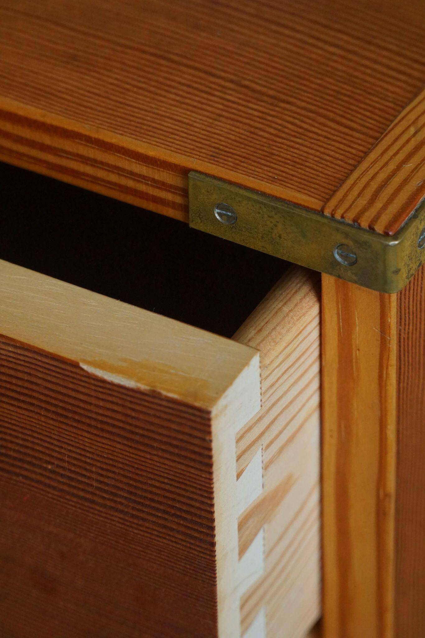Mid-century modern Danish, a classic Oregon pine chest of drawers, 1950s.