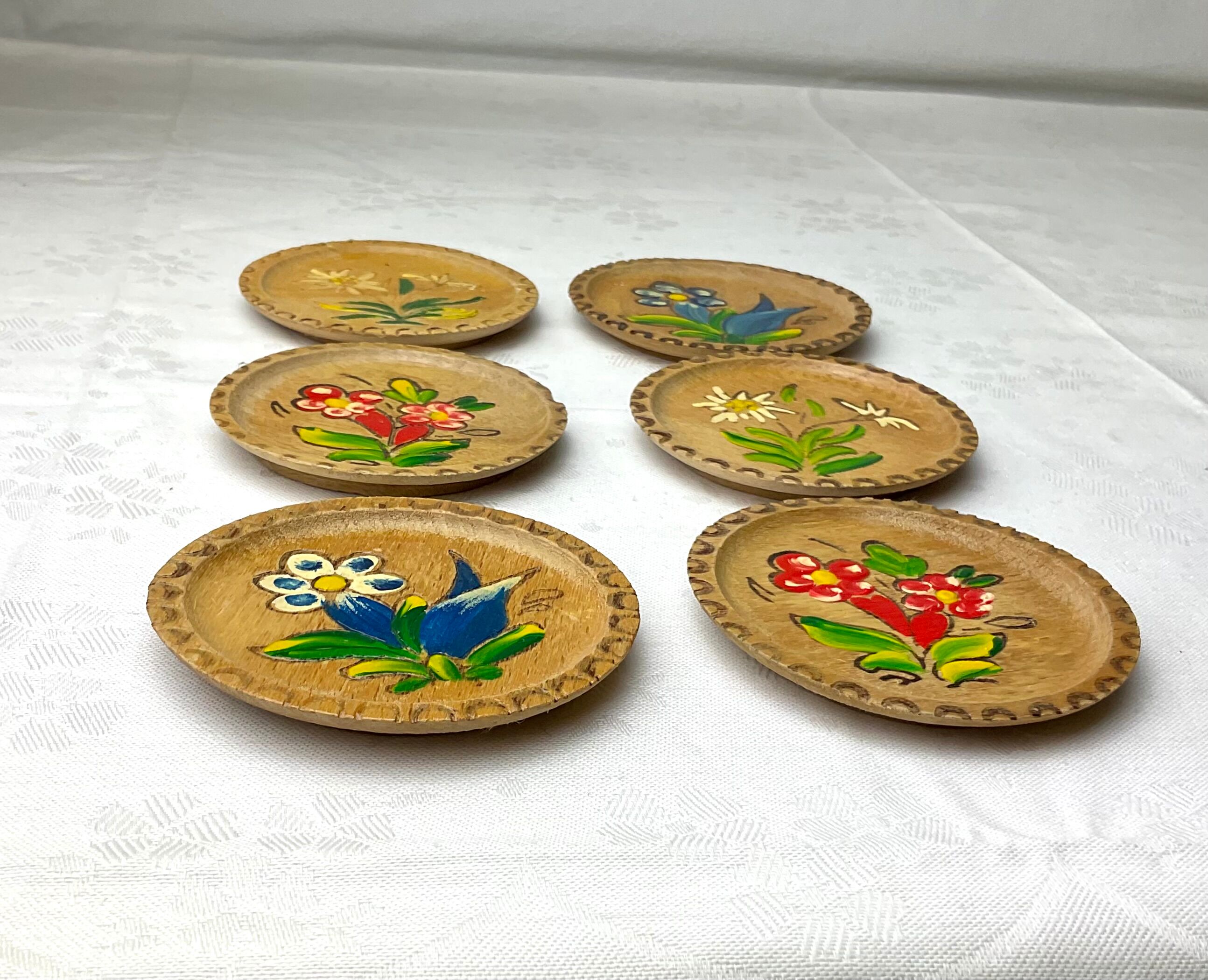 Vintage wooden cups/coasters 6 pieces