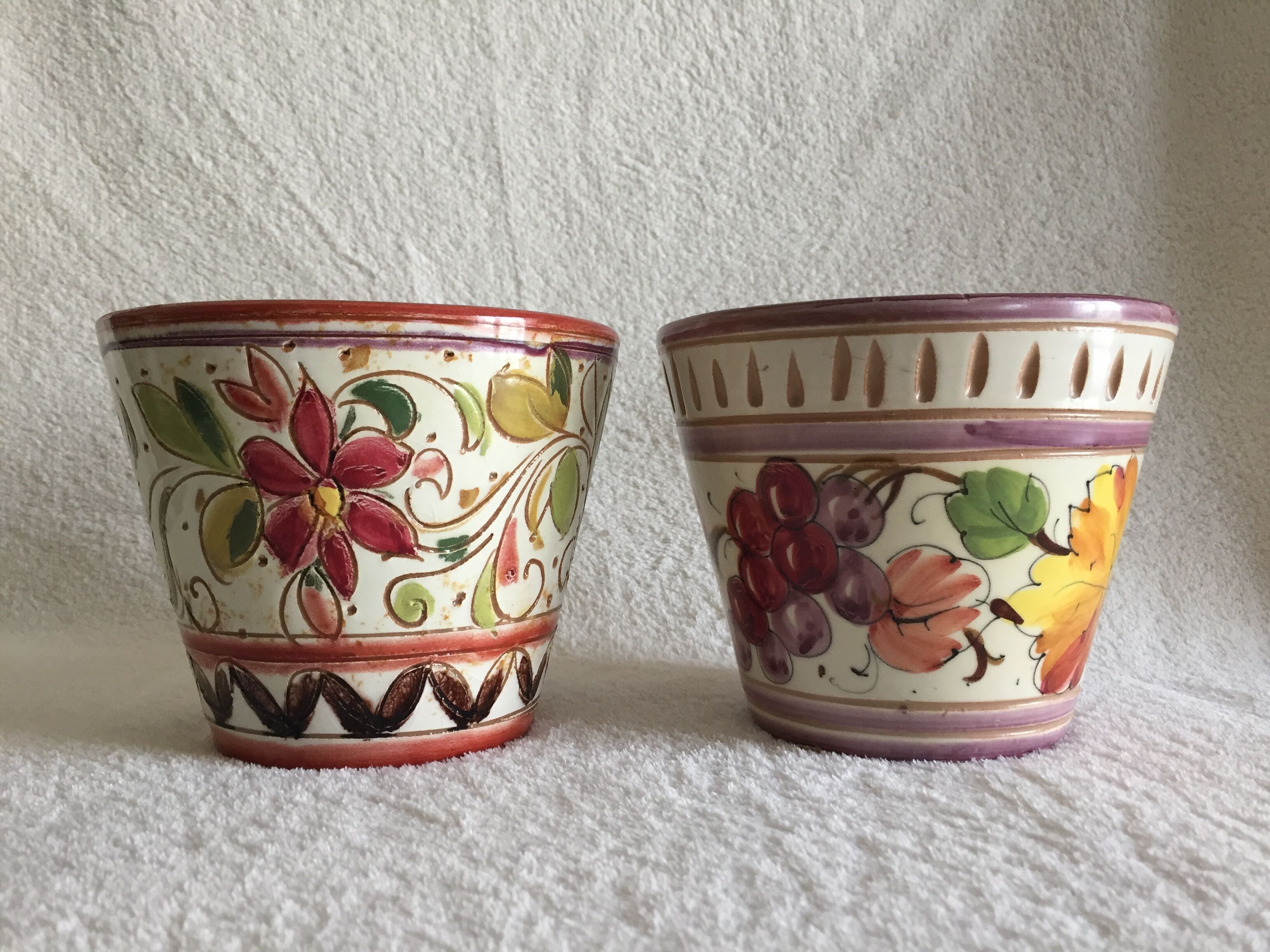 Enamelled terracotta flower pots