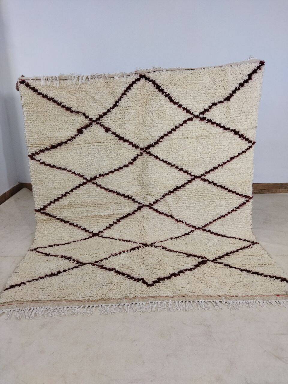 Handcrafted moroccan berber rug 178 x 152 cm