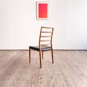 Chaise modèle 82 « Ambassade » en teck massif par Niels O. Møller, Danemark