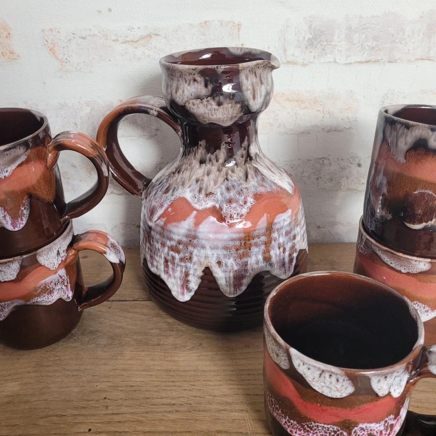 Cup and jug set