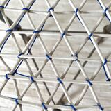 Folding stool in metal and braided scoubidou wire