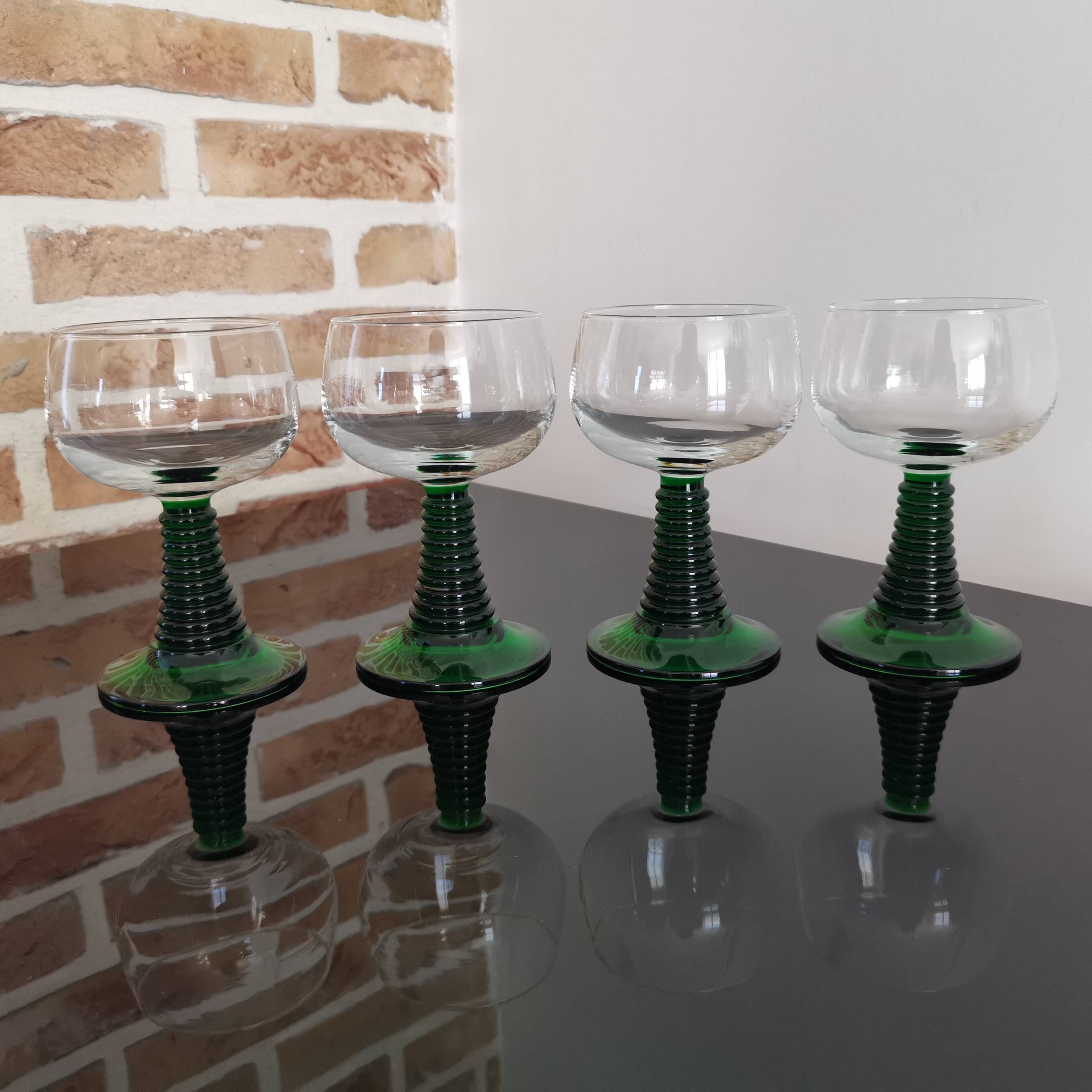 4 Alsace wine glasses with green twisted legs, ROEMER type