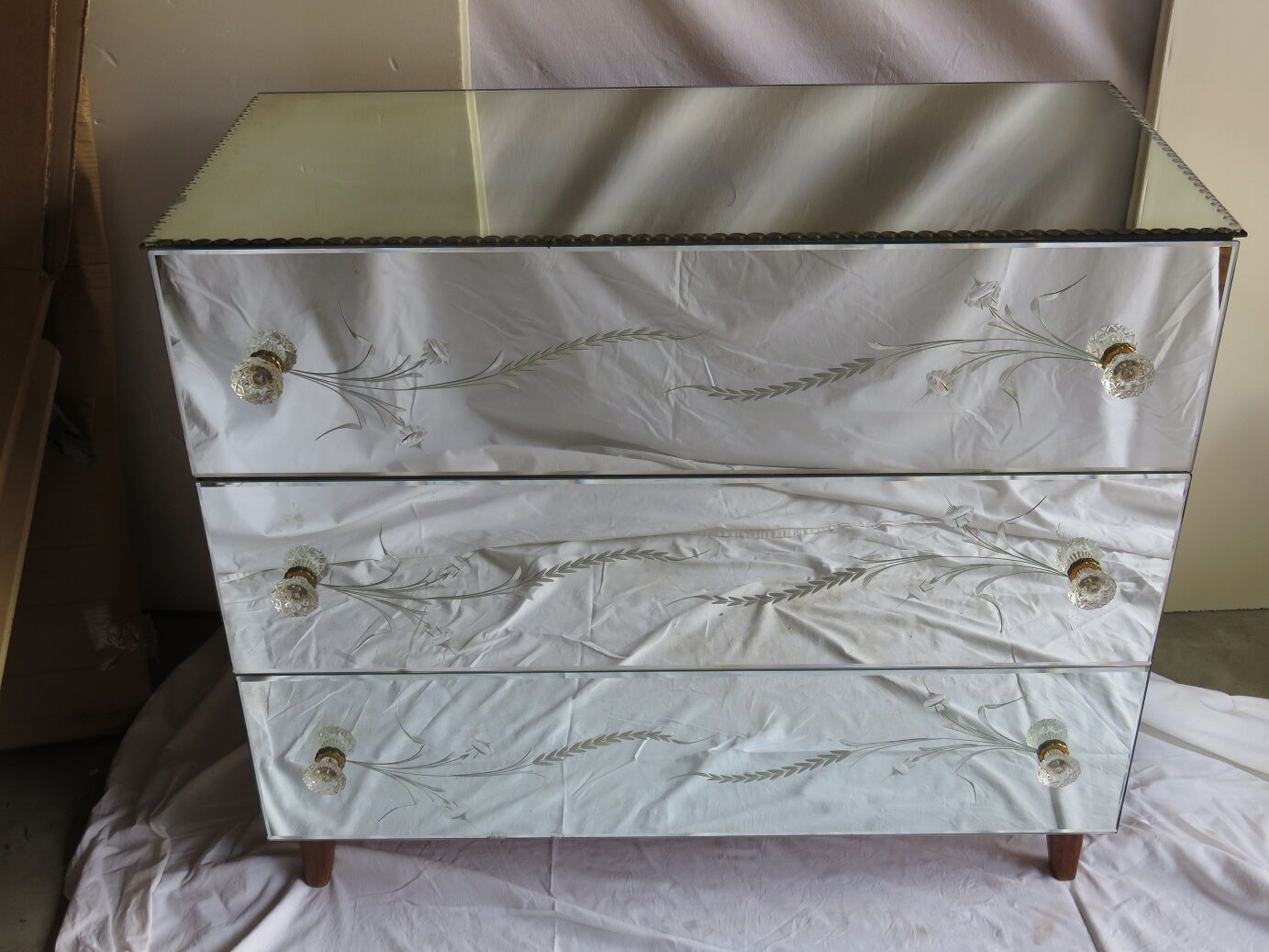 Commode miroir Vénitien