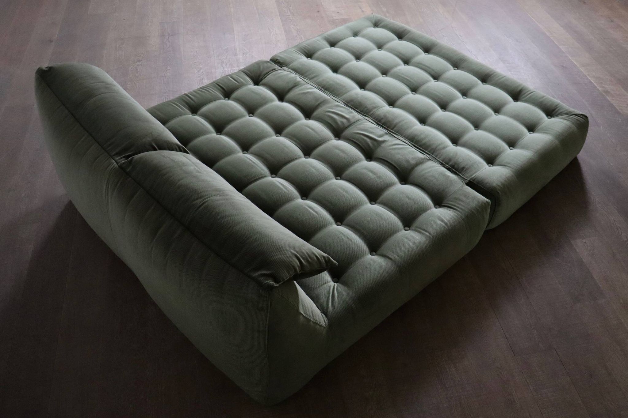 Le bambole bed in green velvet By Mario Bellini for B&B Italia, 1970s