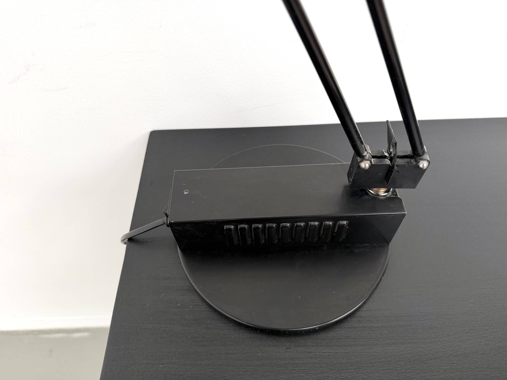 Rare desk/table lamp "WO" by Sacha Ketoff - Aluminor Edition, circ