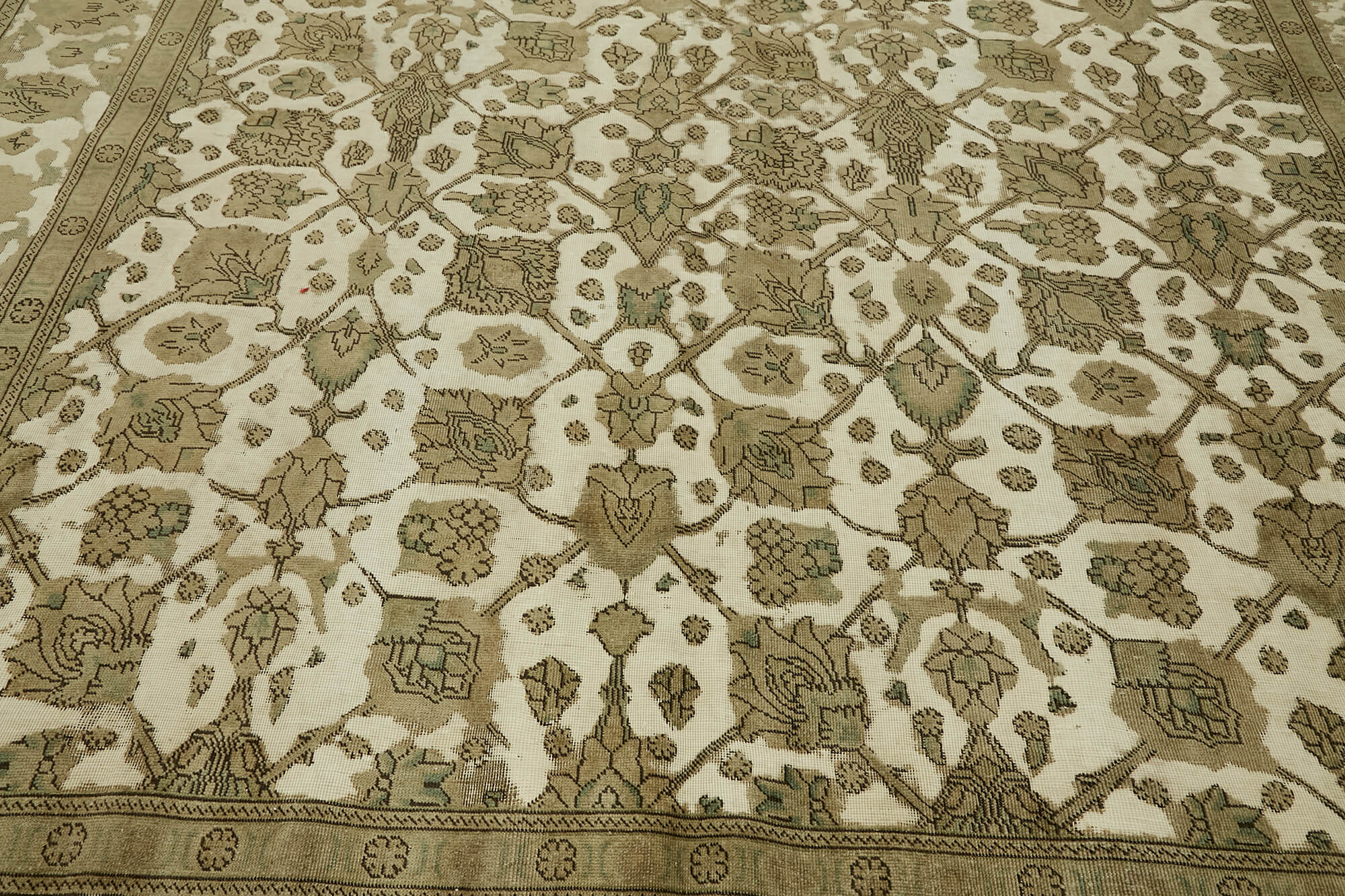 Hand-Knotted Anatolian Antique 1970s 280 cm x 376 cm Beige Wool Carpet