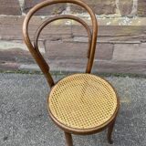 2 curved wood bistro chairs Fischel Thonet Nr 14