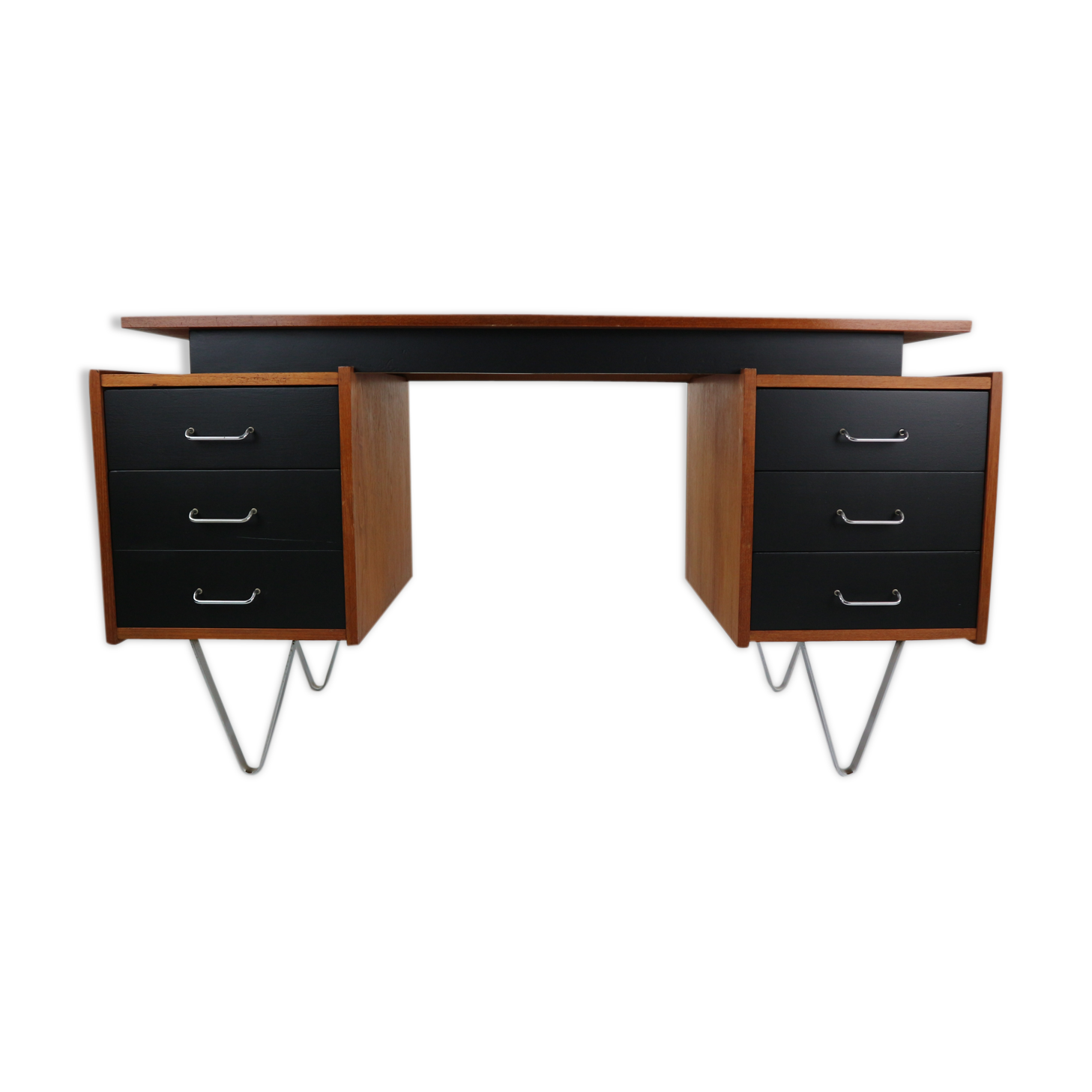 Cees Braakman teak desk with triangle legs for Pastoe