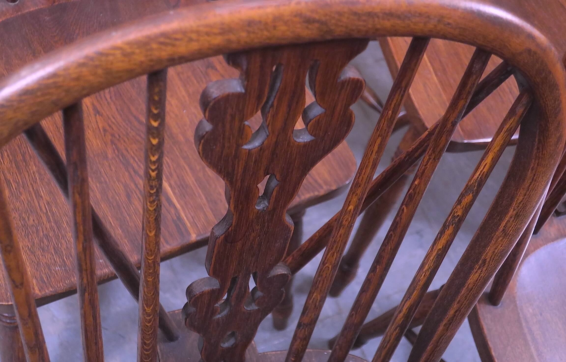 Ensemble de 6 chaises Windsor à dossier lyre en chêne massif, milieu du siècle, années 1960