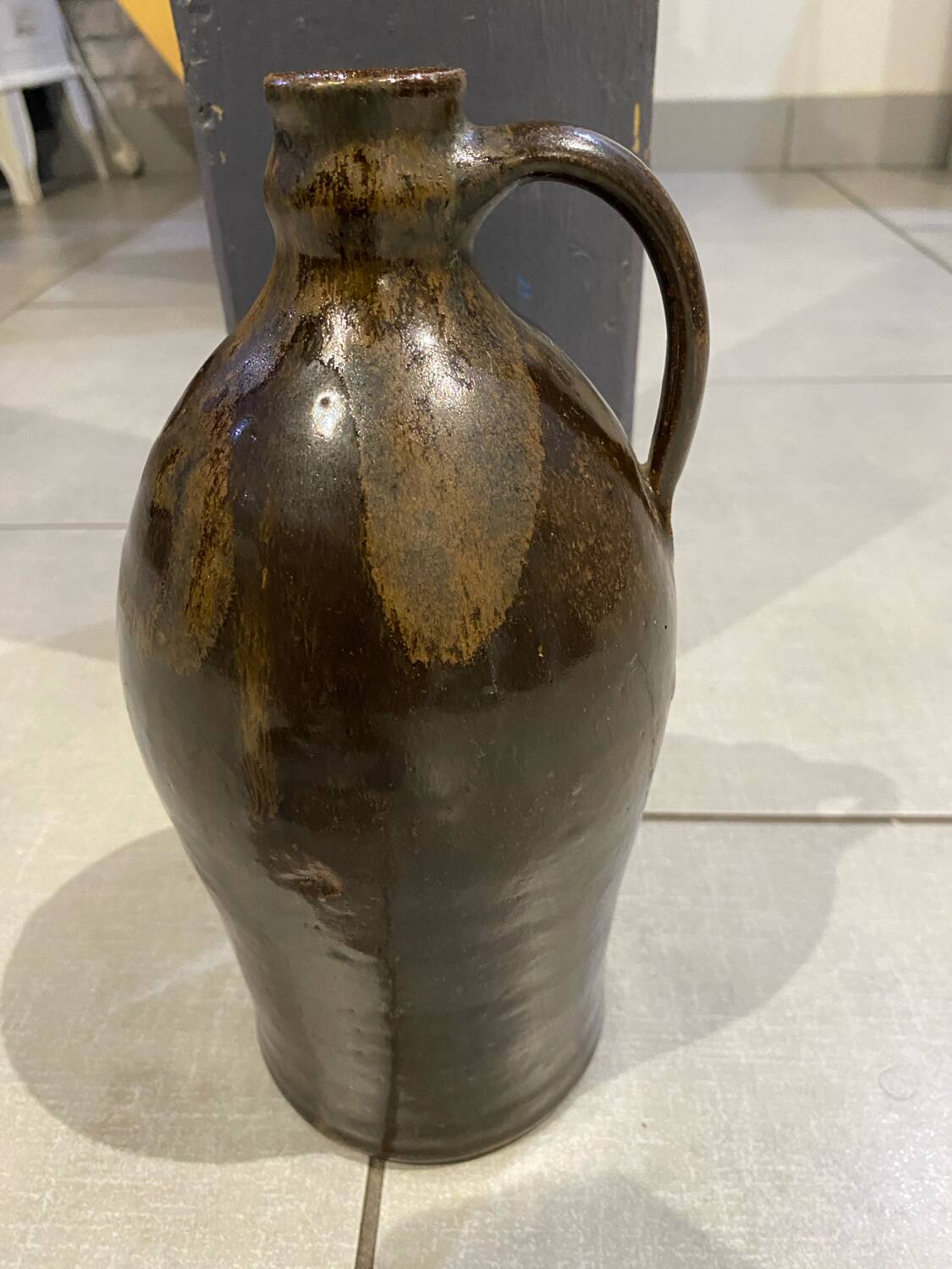 Belle cruche en terre, cuite vernissée