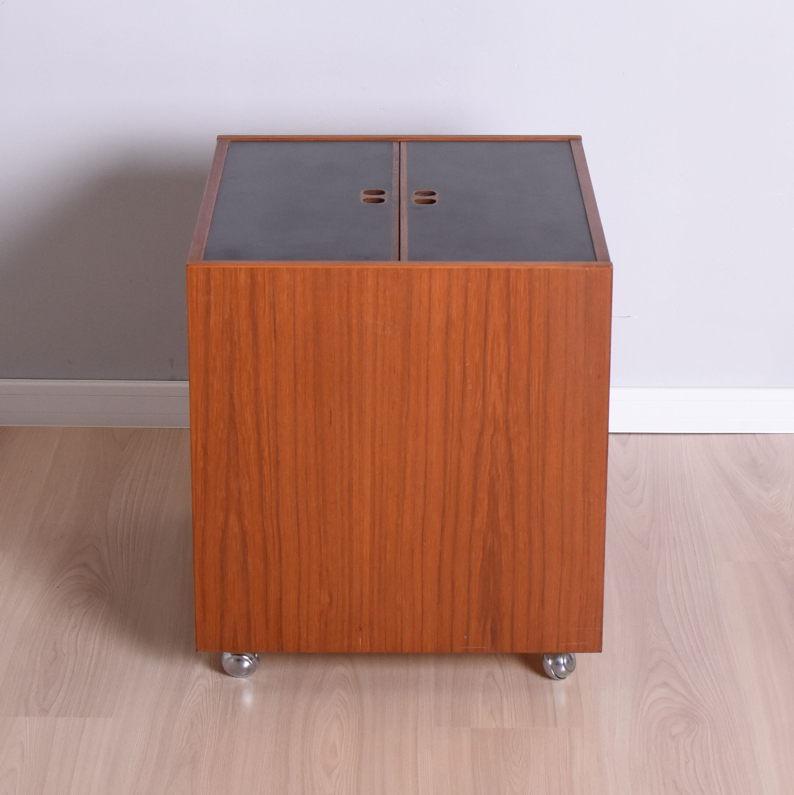 Modern teak bar cabinet from Randers Møbelfabrik, 1960s
