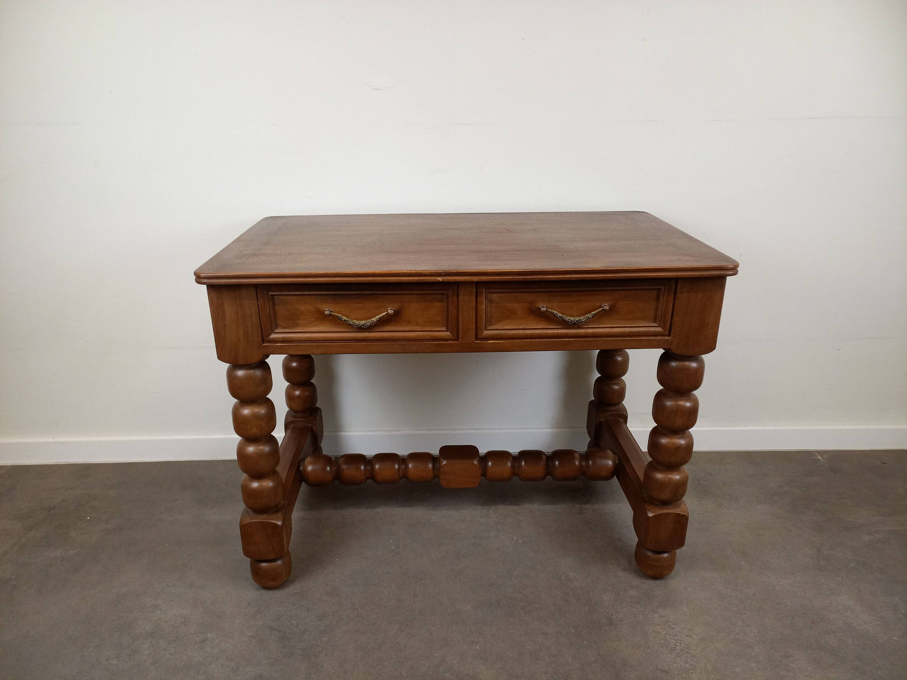 Bureau brutaliste