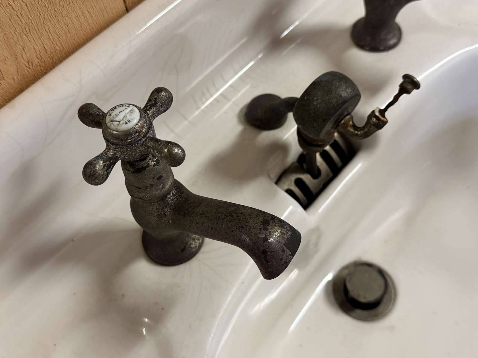 Lavabo sur pied début XXème