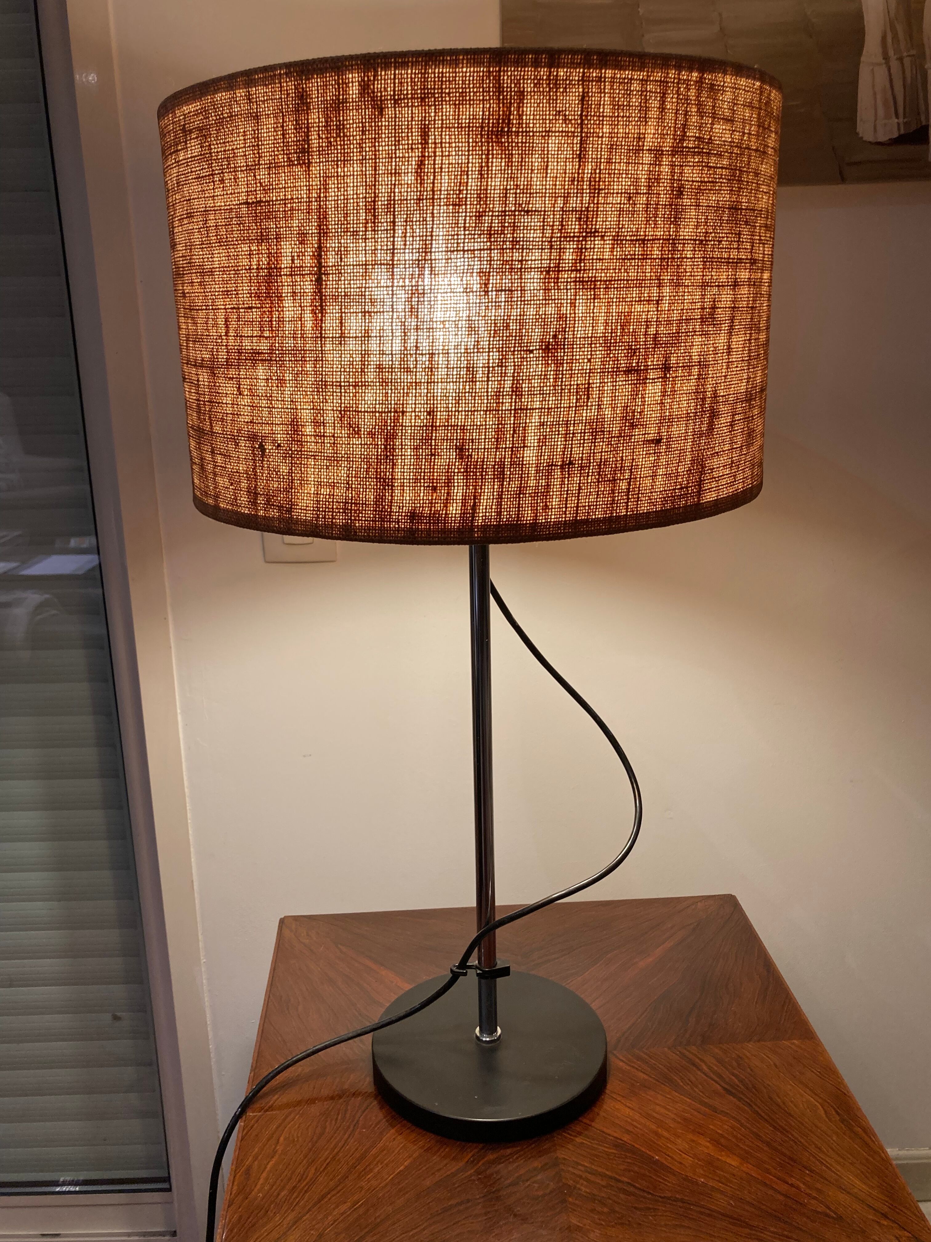 Height adjustable 70s lamp
