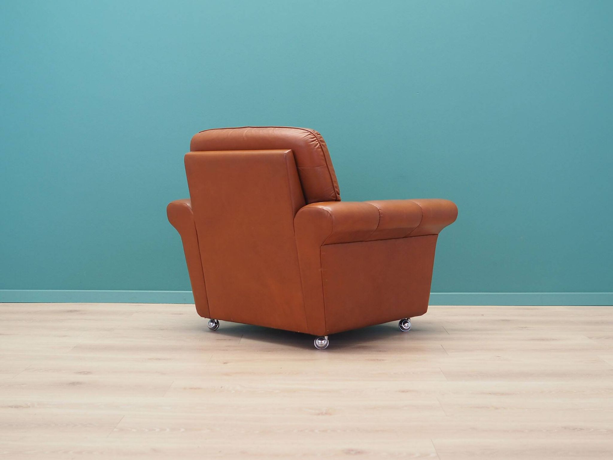 Fauteuil en cuir, design danois, années 1960, production : Danemark