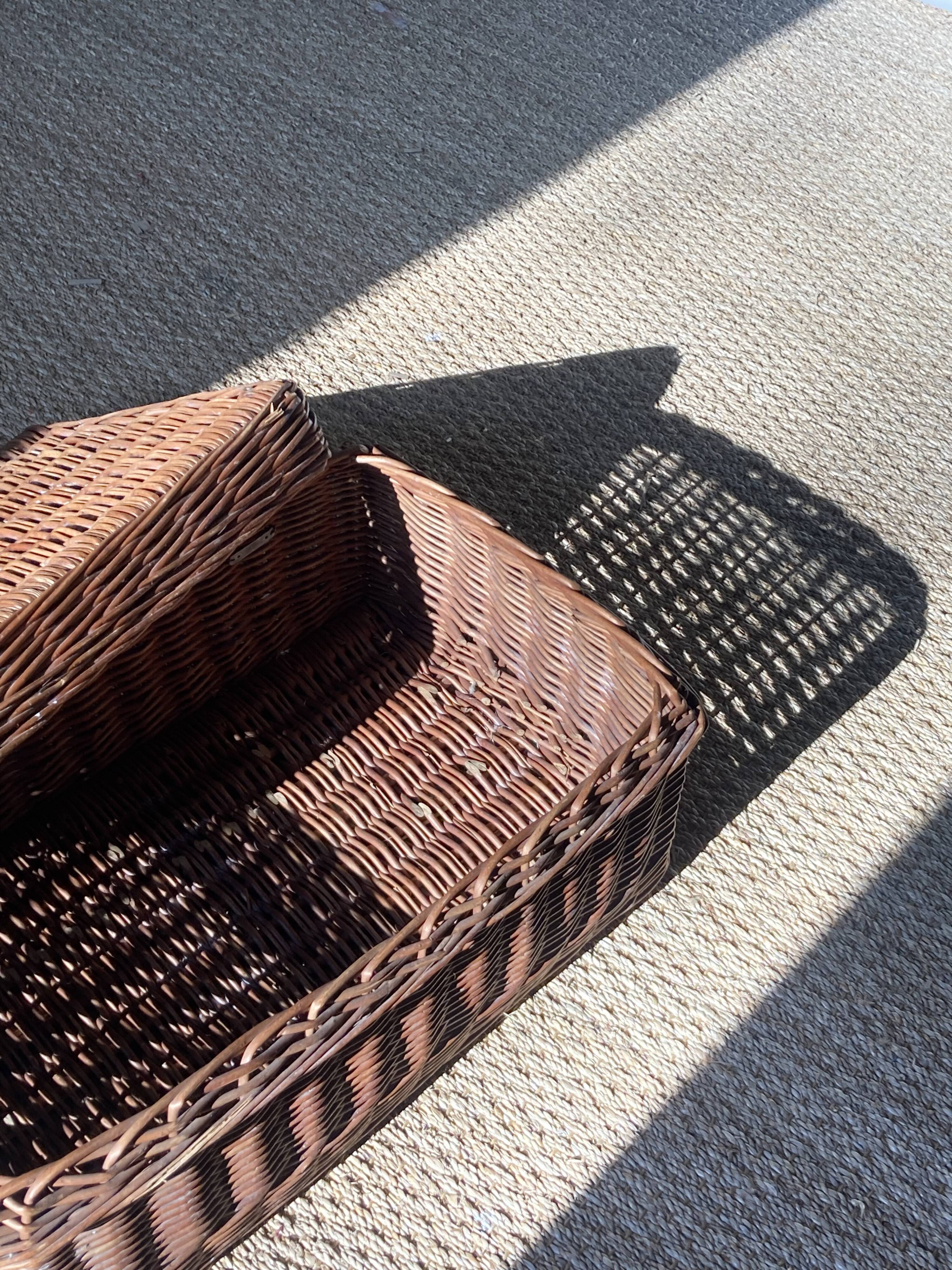 Malle en osier ancienne tressée vintage