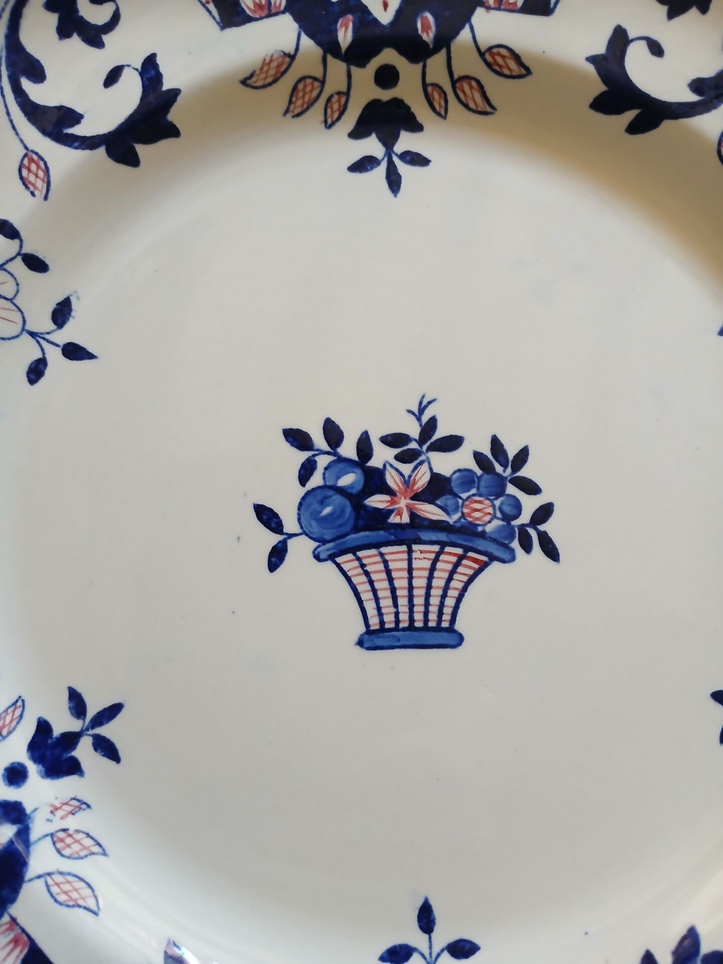 8 flat plates in Longchamp ironstone