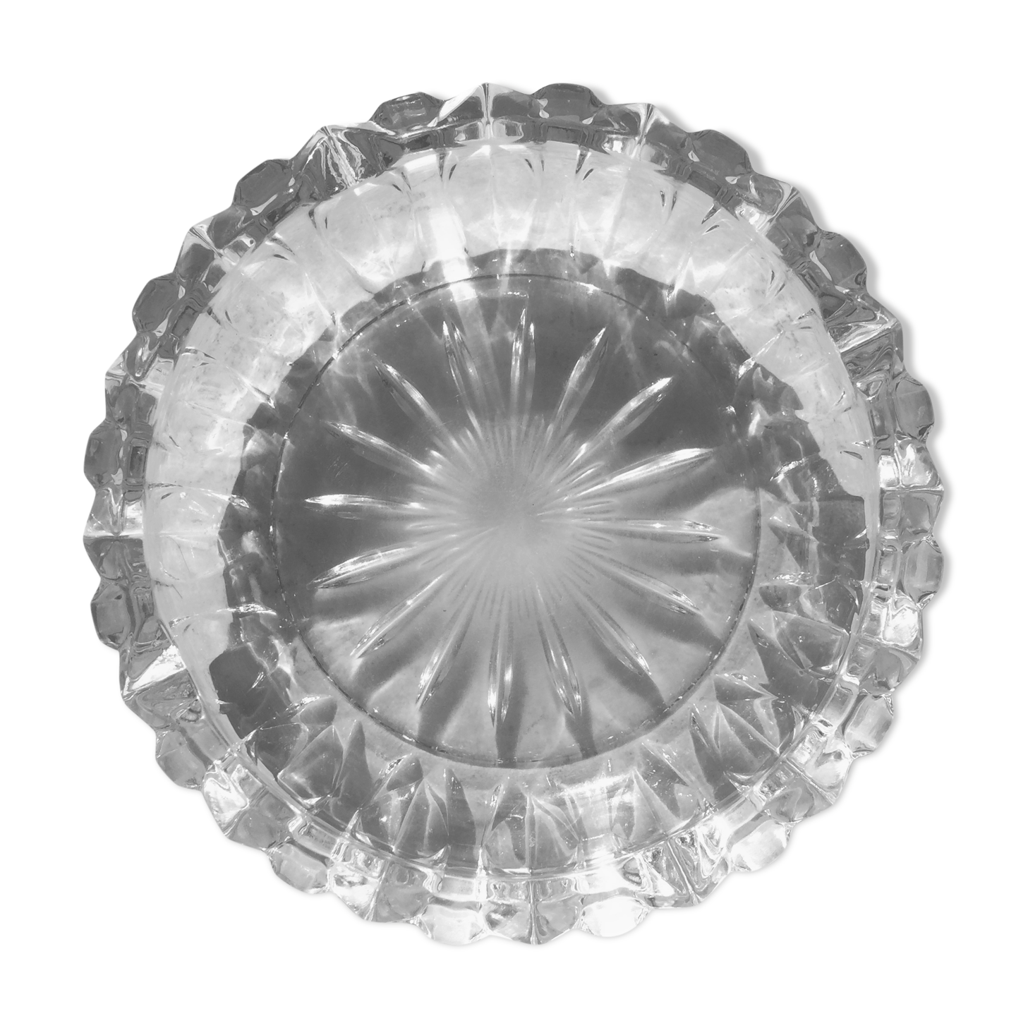 1930s art deco ashtray in chiseled crystal