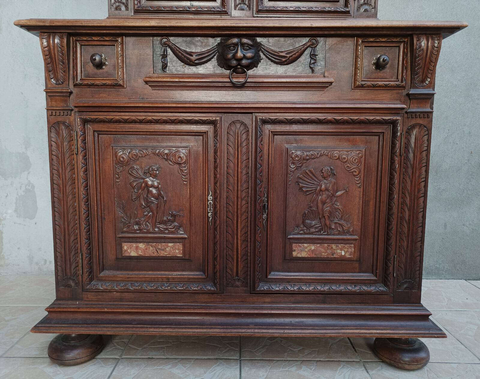 Louis XIII walnut diminutive buffet