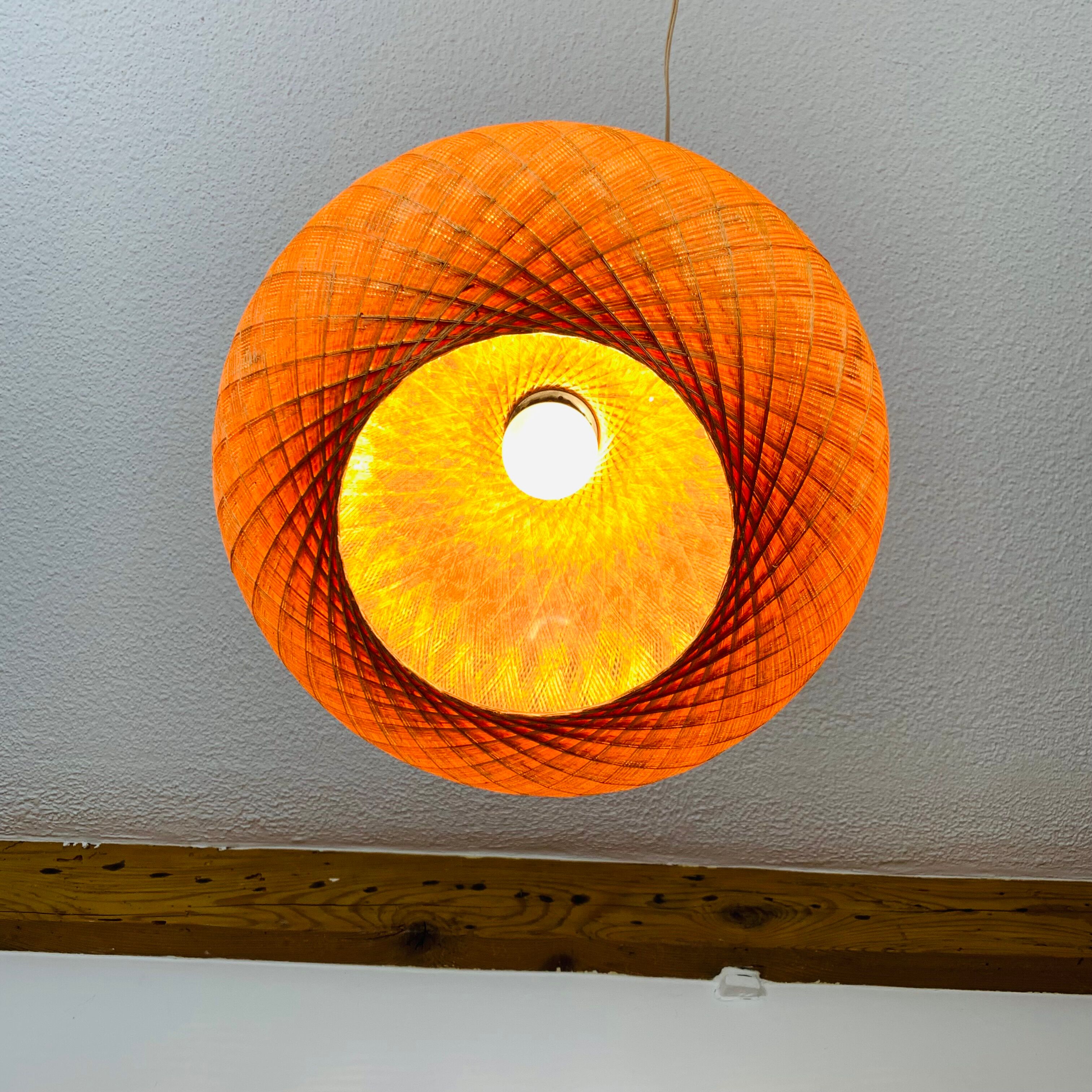 Suspension round wire cocoon 70s