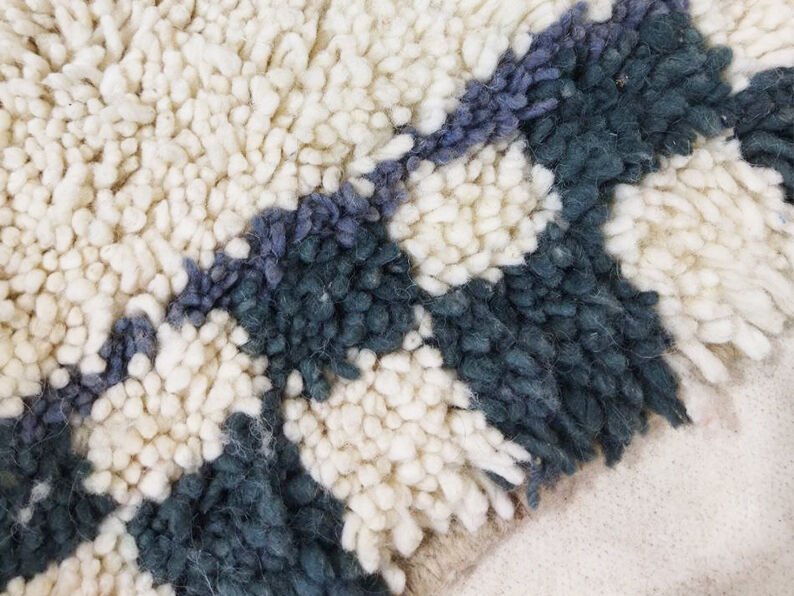 243x153cm moroccan berbere carpet