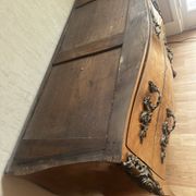 Commode galbée marquetée style Louis XV – plateau marbre- 19 e siècle