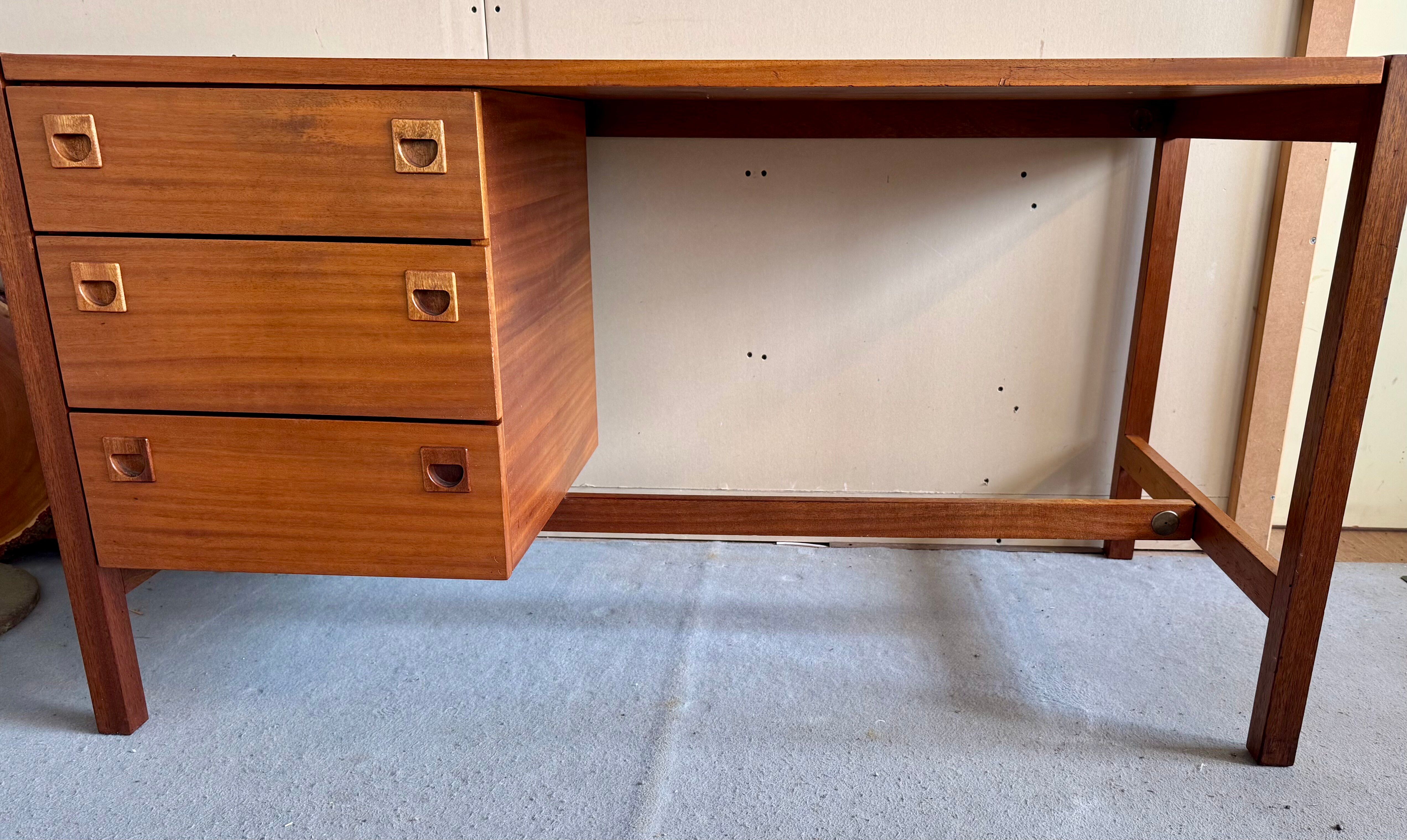 Bureau André Monpoix en Teck année 1960