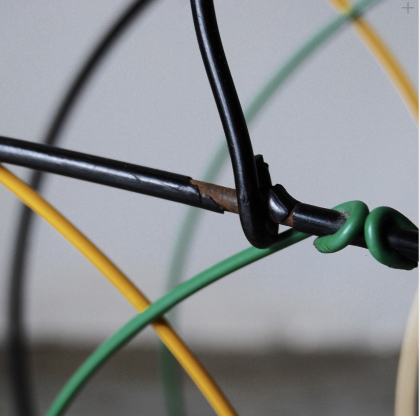 Porte revue scoubidou multicolore
