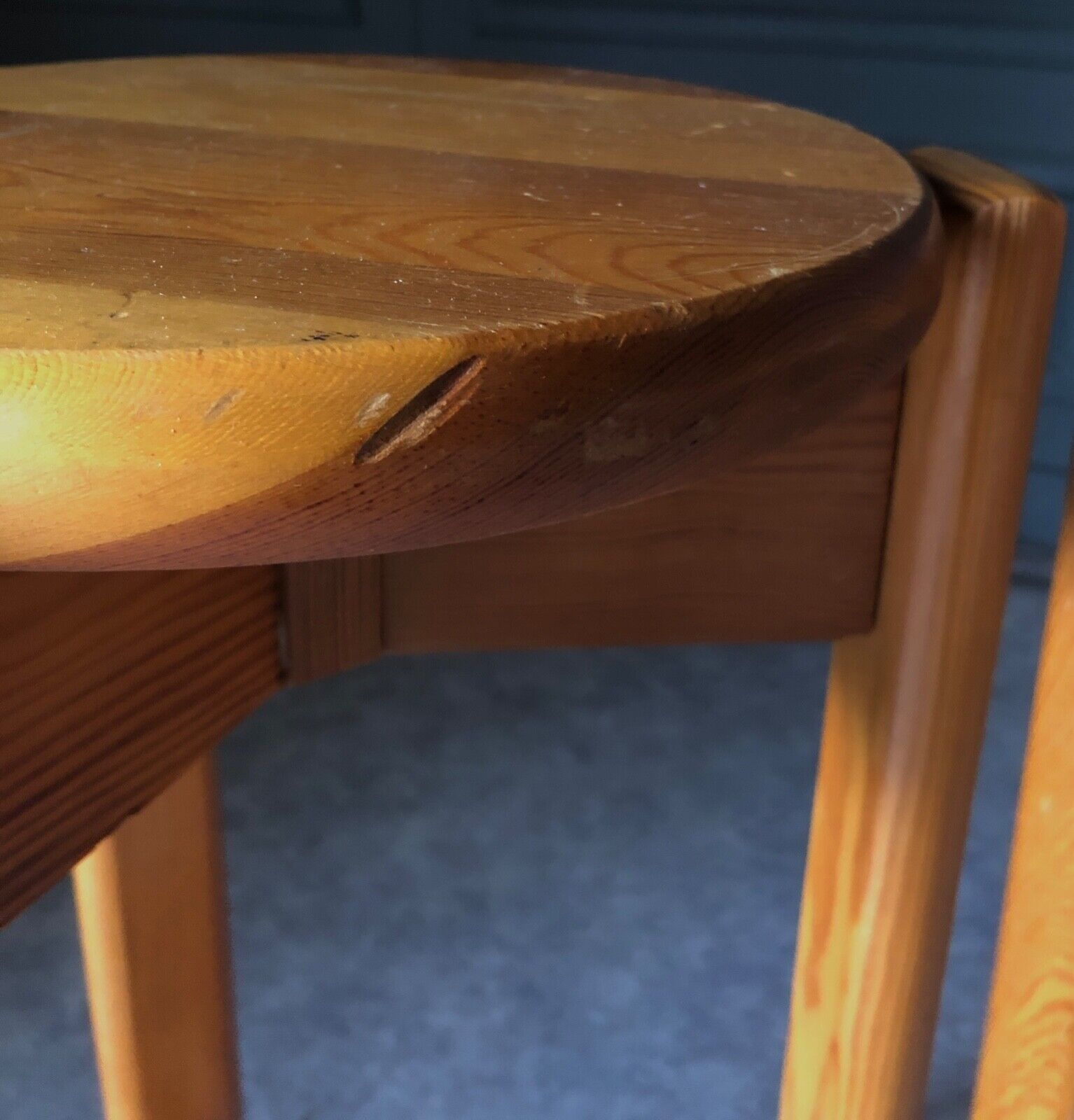 Suite of 4 1970 pine stools with wings