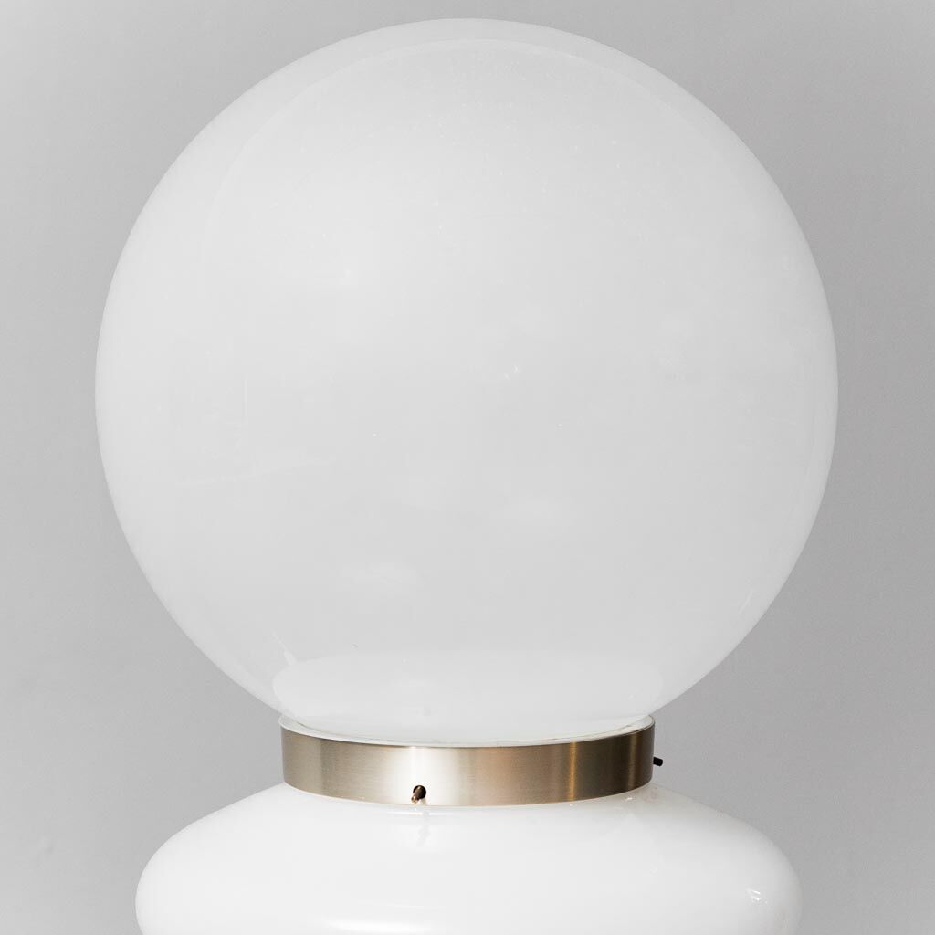 Lampe de table produite par Stilux Milano dans les années 60