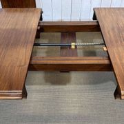 Table ovale style Victorienne en acajou avec 1 allonge