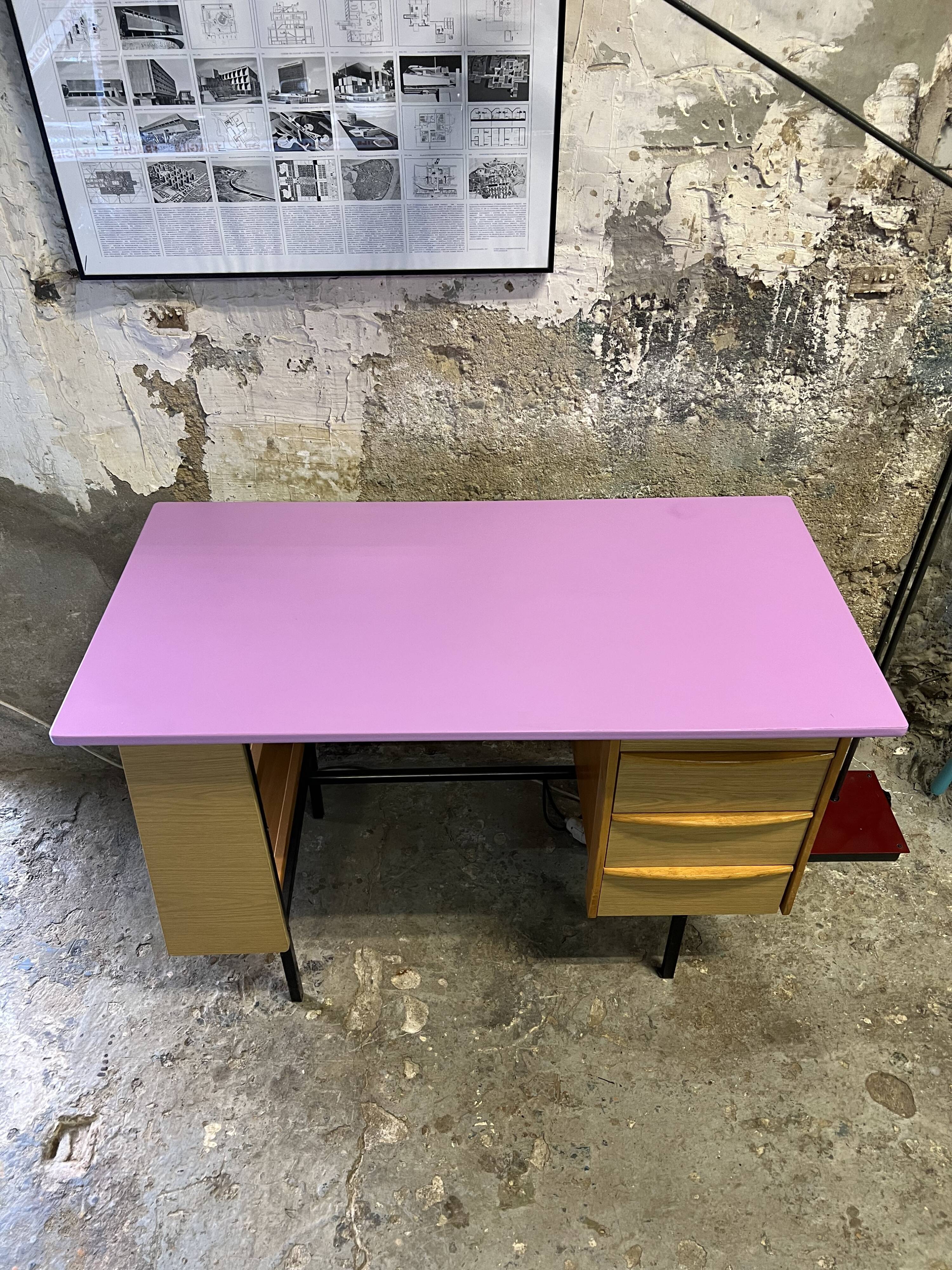 Modernist office in formica