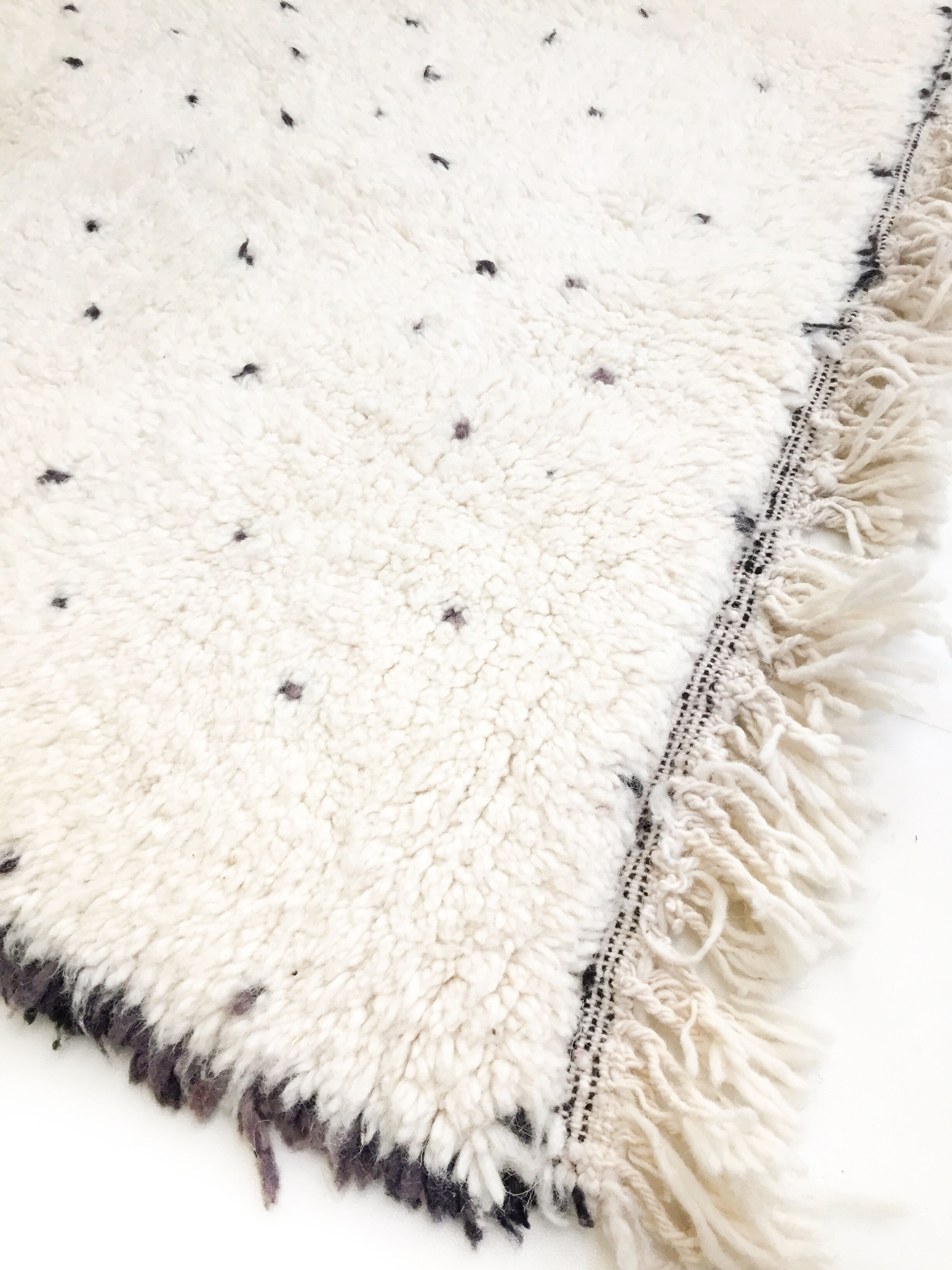 Beni Ouarain ecru Berber rug with polka dots and black patterns 235x157cm