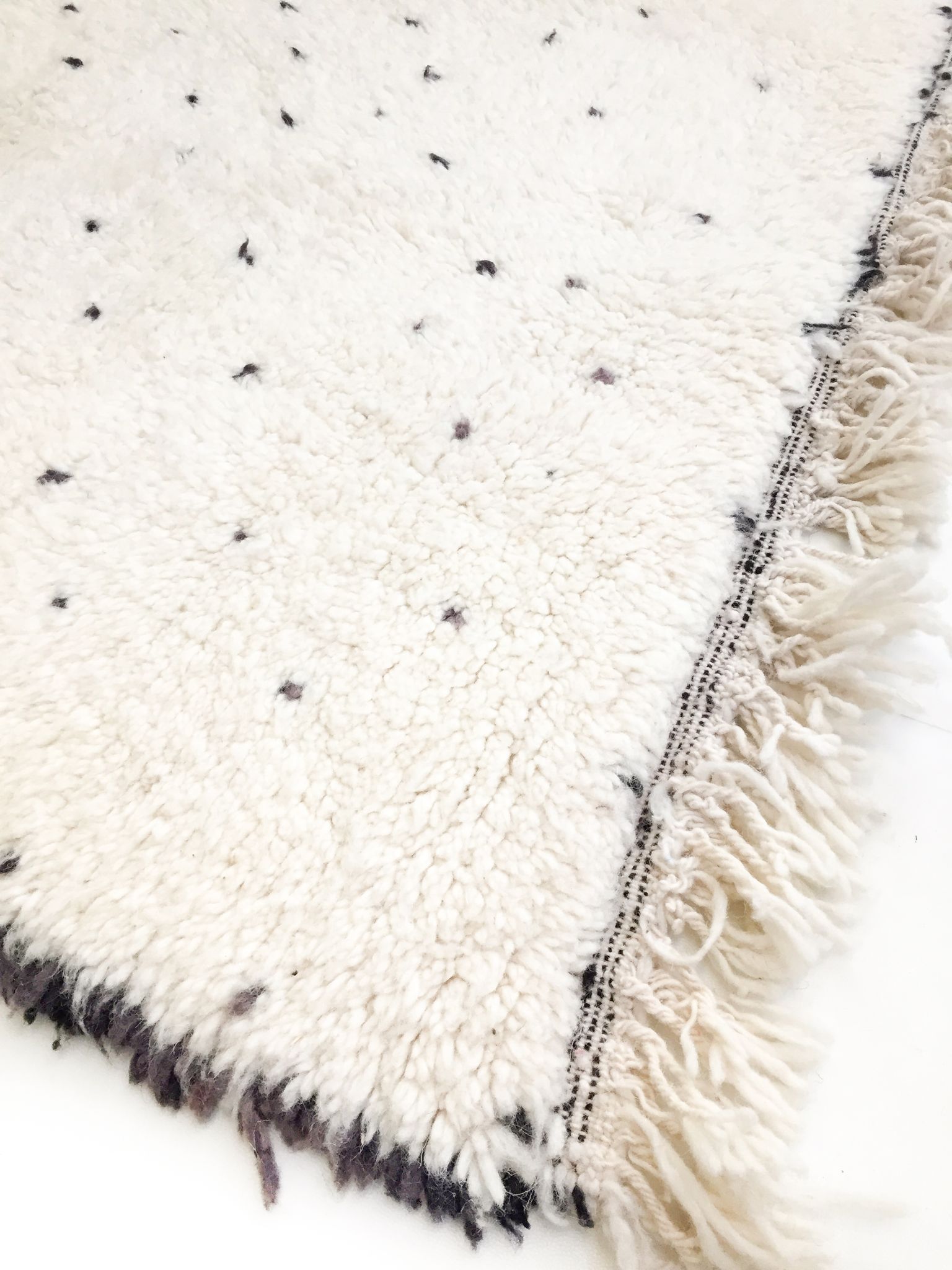 Beni Ouarain ecru Berber rug with polka dots and black patterns 235x157cm