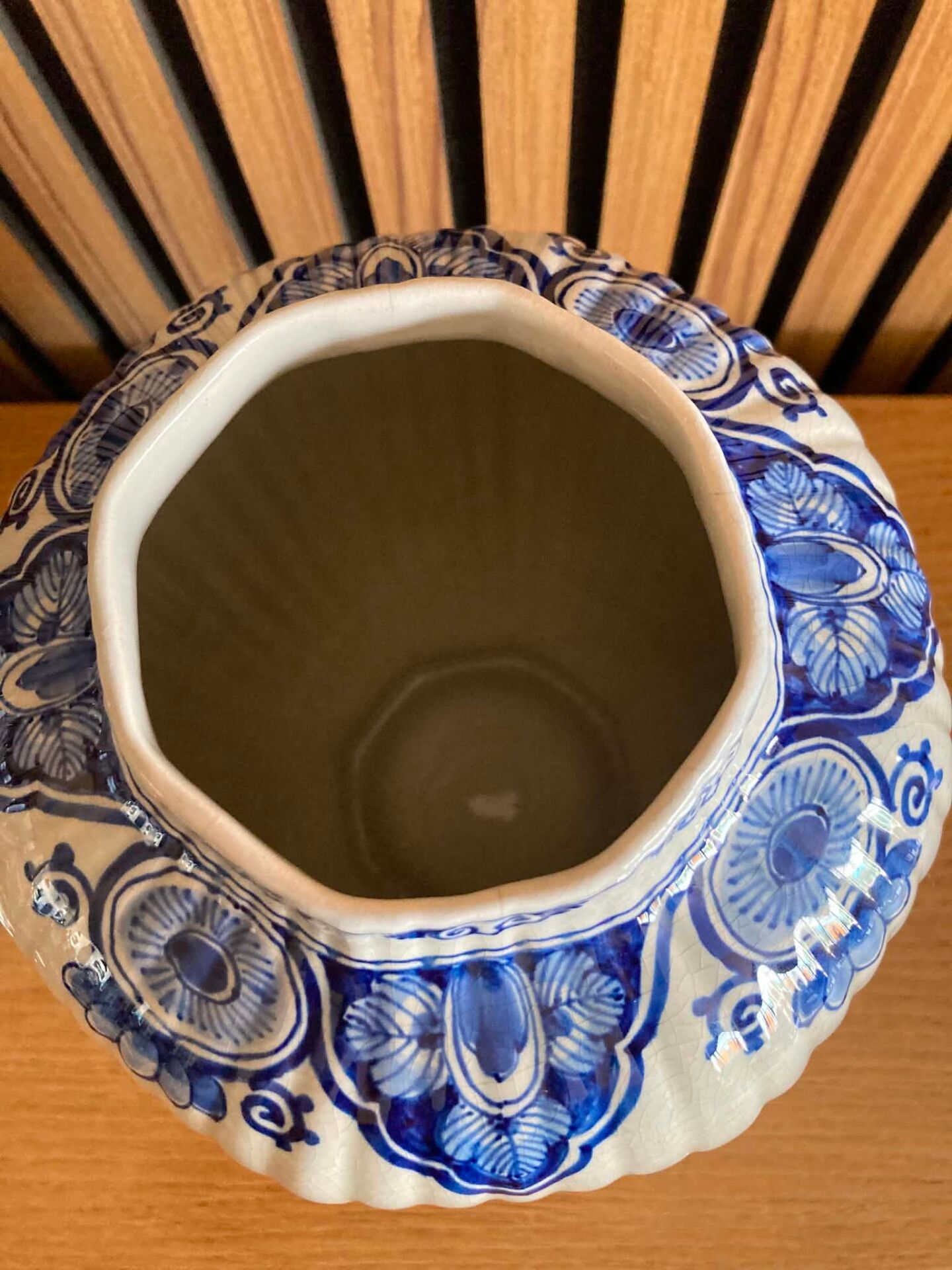 Vase with lid Delf